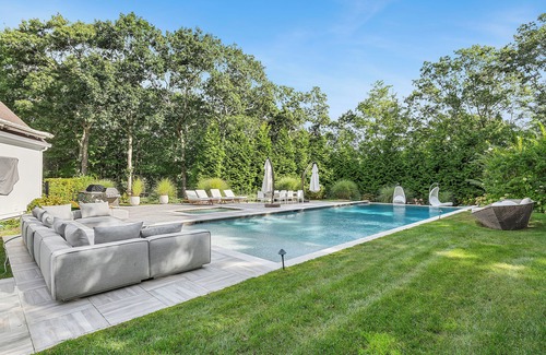 Water Mill Cottage | Charming 5-bedroom cottage with WiFi and AC in Bridgehampton minutes from Sag