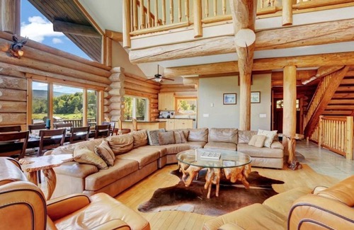 Hunter Cabin | Charming 5-bedroom Lake Log cabin in marvelous Lanesville