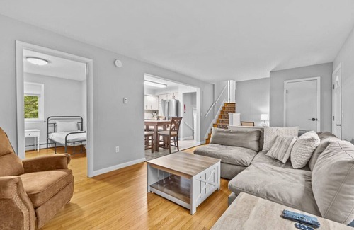 South Burlington House | Charming 5B Home in Neighborhood