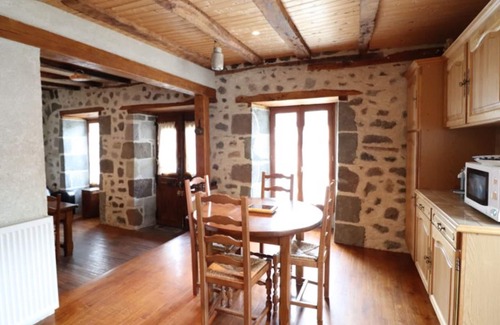Thiezac Cottage | Charming 5BR Home in Auvergne, Close to Super Lioran Ski Resort, Beautiful Views, Sleeps 10.
