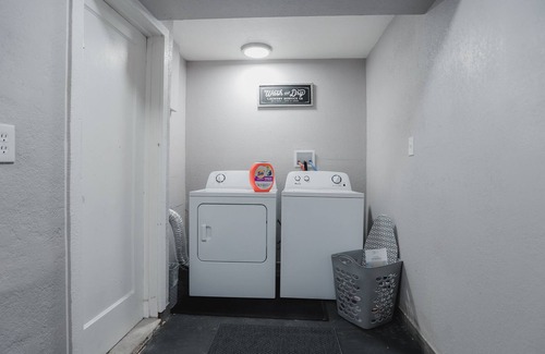 Carmichael House | Charming 5BR in Carmichael w/ Private Patio & Yard