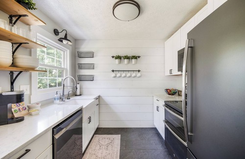 Lynchburg House | Charming 5BR | Near LU by Saydrajanes Properties