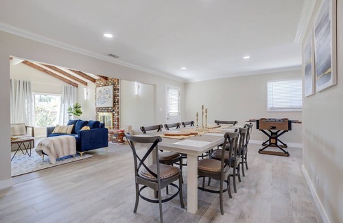 Southwest Anaheim Villa | Charming 5BRS/3BTHS - DISNEY - CONVENTION - PLAYGROUND - SOCAL FUN!