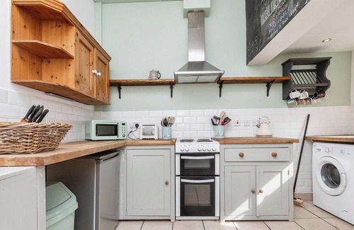 Horfield House | Charming 6 Bedroom House Bristol