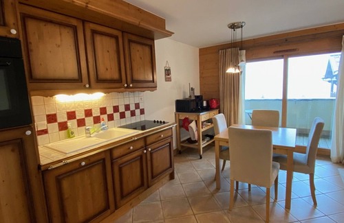 Cohennoz Apartment | Charming 6-Person Apartment with Pool, Parking, and Balcony in Crest-Voland