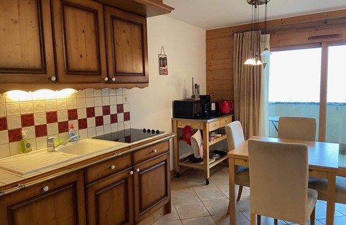 Cohennoz Apartment | Charming 6-Person Apartment with Pool, Parking, and Balcony in Crest-Voland