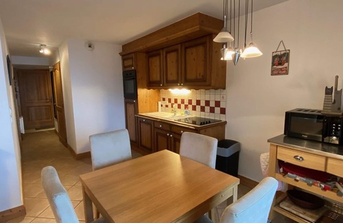 Cohennoz Apartment | Charming 6-Person Apartment with Pool, Parking, and Balcony in Crest-Voland
