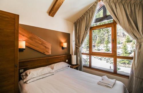 Flaine Apartment | Charming 6th-floor 2-bedroom apartment with fireplace