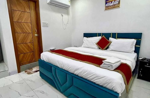 Malviya Nagar Bed & Breakfast | Charming 9-bedroom bed & breakfast with AC, WiFi in bustling Delhi NCR