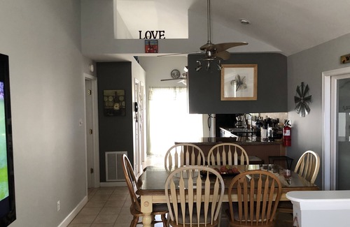 Villas House | Charming/Affordable/Gut Renovated/Fully Fenced in Yard/DOG FRIENDLY