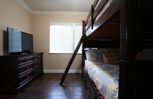 Hermosa Village House | Charming Anaheim Home 1/2 Mile Walk to Disney