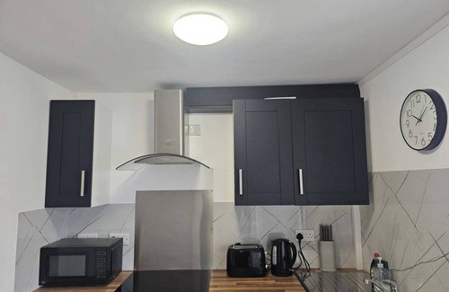 Bridgend Apartment | Charming and Compact Studio in Bridgend