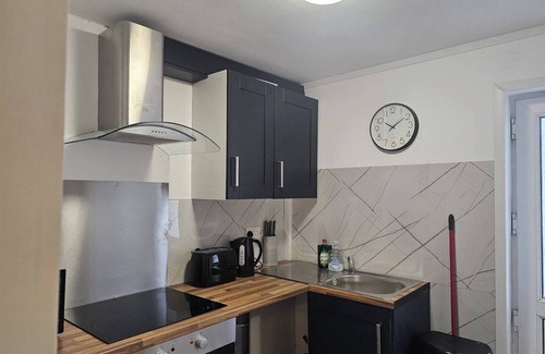 Bridgend Apartment | Charming and Compact Studio in Bridgend