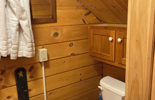 Moscow Other | Charming and convenient, private unit in original farmhouse in Waterbury Center.