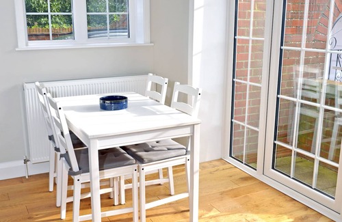 Meads Cottage | Charming and cosy cottage in the popular Meads area