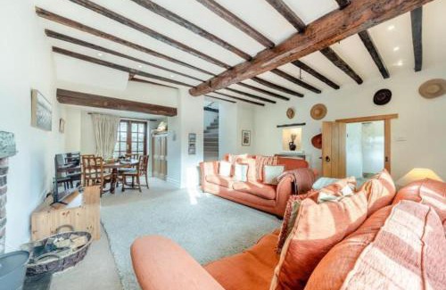 Braunton Apartment | Charming And Cosy Town Farmhouse