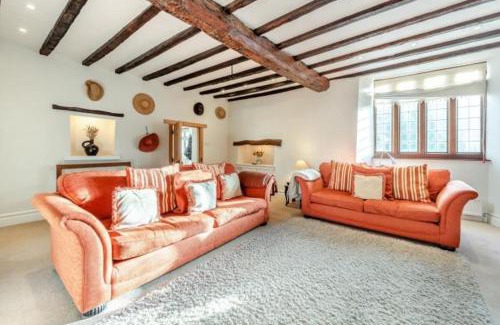 Braunton Apartment | Charming And Cosy Town Farmhouse