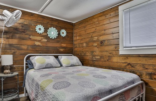 Weirs Beach Cottage | Charming and Cozy Cottage in Laconia