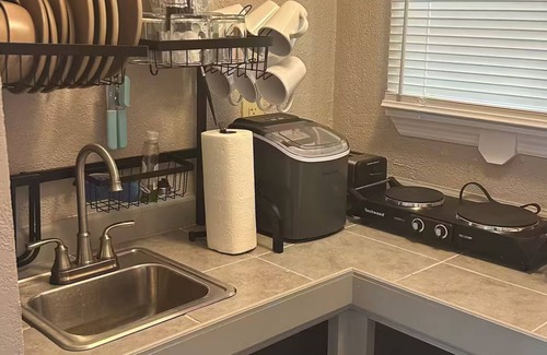 Charleston Cottage | Charming and quaint 2-bedroom Cottage between Downtown and Folly Beach