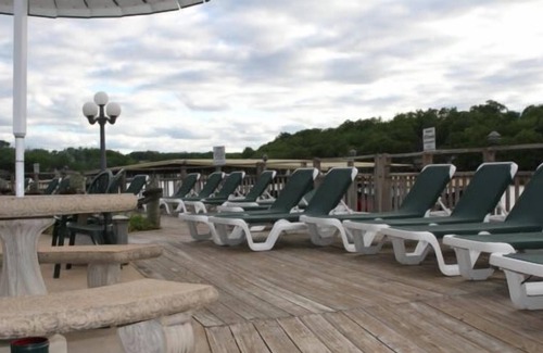 Osage Beach Villa | Charming and Sophisticated Master Suite