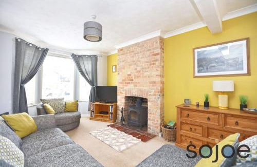 Lowestoft House | Charming and spacious 3 bedroom house very close to the beach