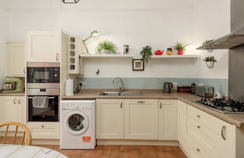 Marchmont Apartment | Charming and spacious two-bedroom apartment. Sleeps 4.