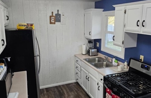 Lafayette House | Charming and spacious 3-bedroom house located close to Purdue University.