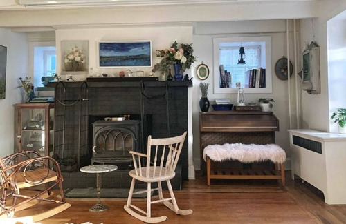 Washington Crossing House | Charming and whimsical 1836 home on the river in Titusville