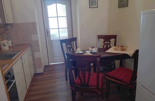 Zizkov Apartment | Charming apartment with a piano in Prague