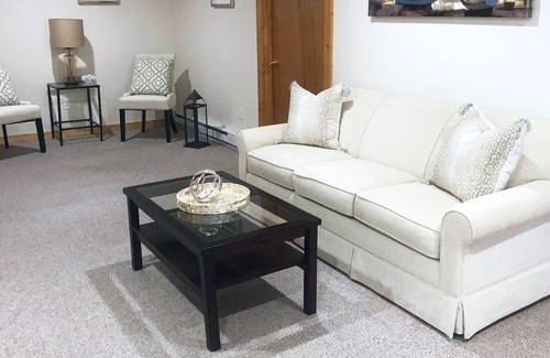 Saratoga Springs House | Charming Apartment - Lake Access & Minutes to Saratoga Racetrack and Downtown