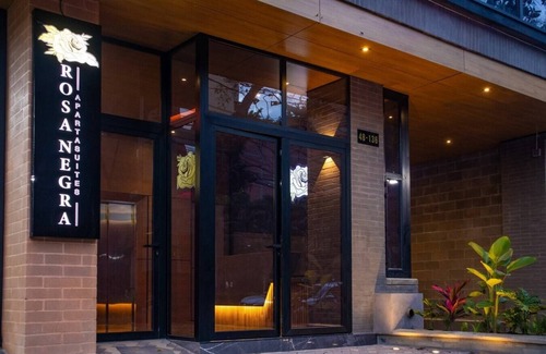 Estadio Apartment | Charming Aparta-suite Stadio Rosa Negra Retreat