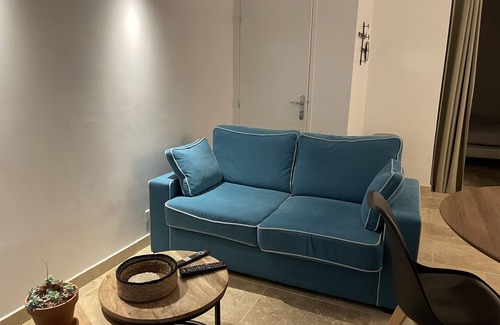 Saint-Siffret Apartment | Charming apartment in the garrigue, a stone's throw from Uzes.