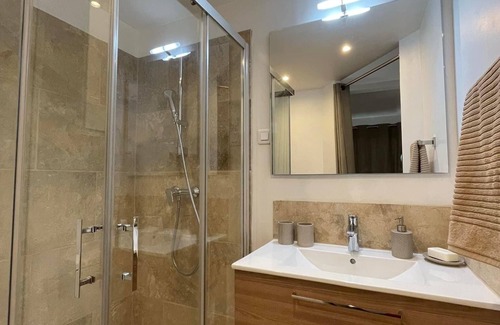 Saint-Siffret Apartment | Charming apartment in the garrigue, a stone's throw from Uzes.