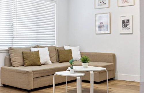 Hendricks and Venice Isles Apartment | Charming Apartment near Las Olas Blvd