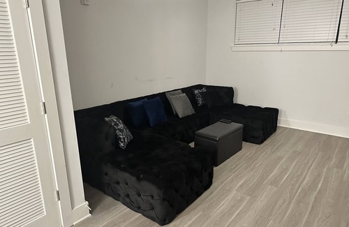 Peoplestown Apartment | Charming Apartment Perfect Blend of Comfort and Convenience