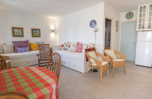 Binisafua House | Charming apartment and pool facing the beach