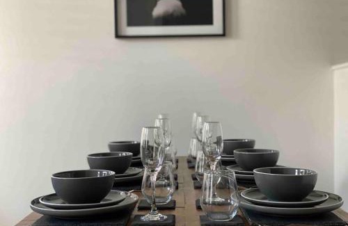 Barbican Apartment | Charming Apartment BARBICAN/HOE PARKING,Courtyard!