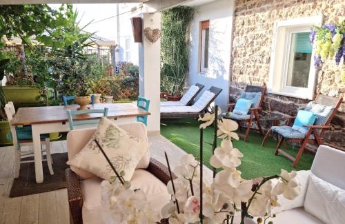 Calasetta Apartment | Charming Apartment Calasetta + Garden