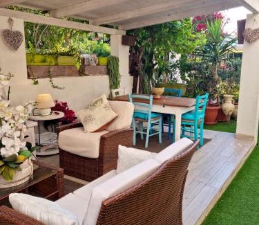 Calasetta Apartment | Charming Apartment Calasetta + Garden