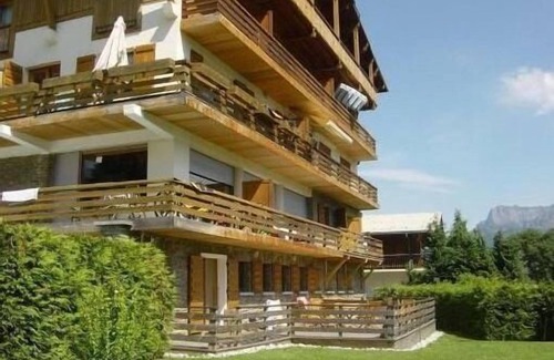 Combloux Apartment | Charming apartment in a chalet facing Mont Blanc and close to the slopes.