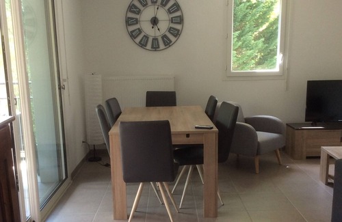 Ustaritz Apartment | Charming apartment in lush greenery, classified 3 stars tourism