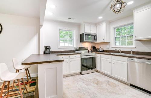 Georgetown Apartment | Charming Apartment in Downtown Georgetown!