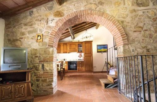 Massa Marittima Apartment | Charming Apartment in Massa Marittima with shared pool.