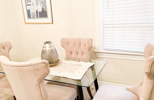 Hamilton Apartment | Charming apartment near downtown & Gage park