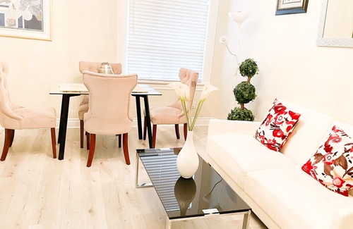 Hamilton Apartment | Charming apartment near downtown & Gage park