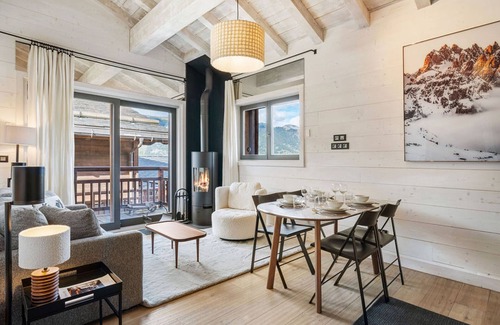 La Perriere Apartment | Charming Apartment Near Slopes in La Tania - 2 Adults & 2 Kids