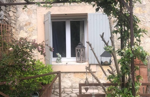 Eguilles Apartment | Charming apartment nestled among olive trees in the heart of nature!