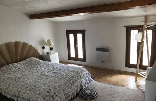 Valensole Apartment | Charming apartment with shaded terrace