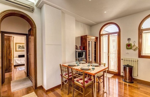 Cannaregio Apartment | Charming apartment with canal view