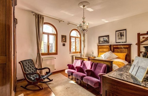 Cannaregio Apartment | Charming apartment with canal view
